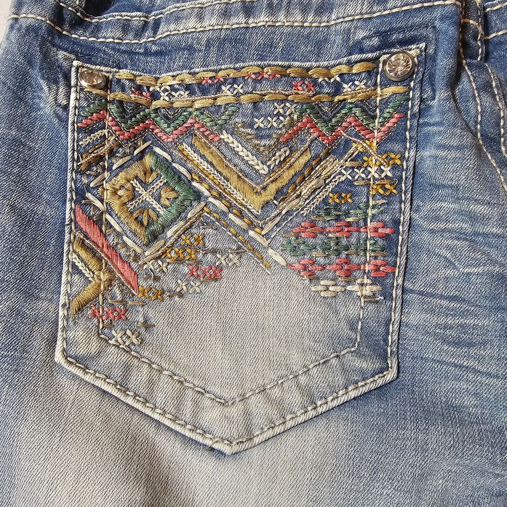 Miss Me Embroidered Boot Cut Jeans - 32x34 - Geometric Aztec Pattern - Picture 11 of 16